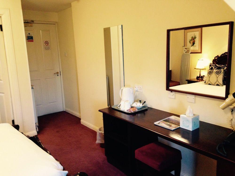 The County Hotel ดาลคีธ ภายนอก รูปภาพ